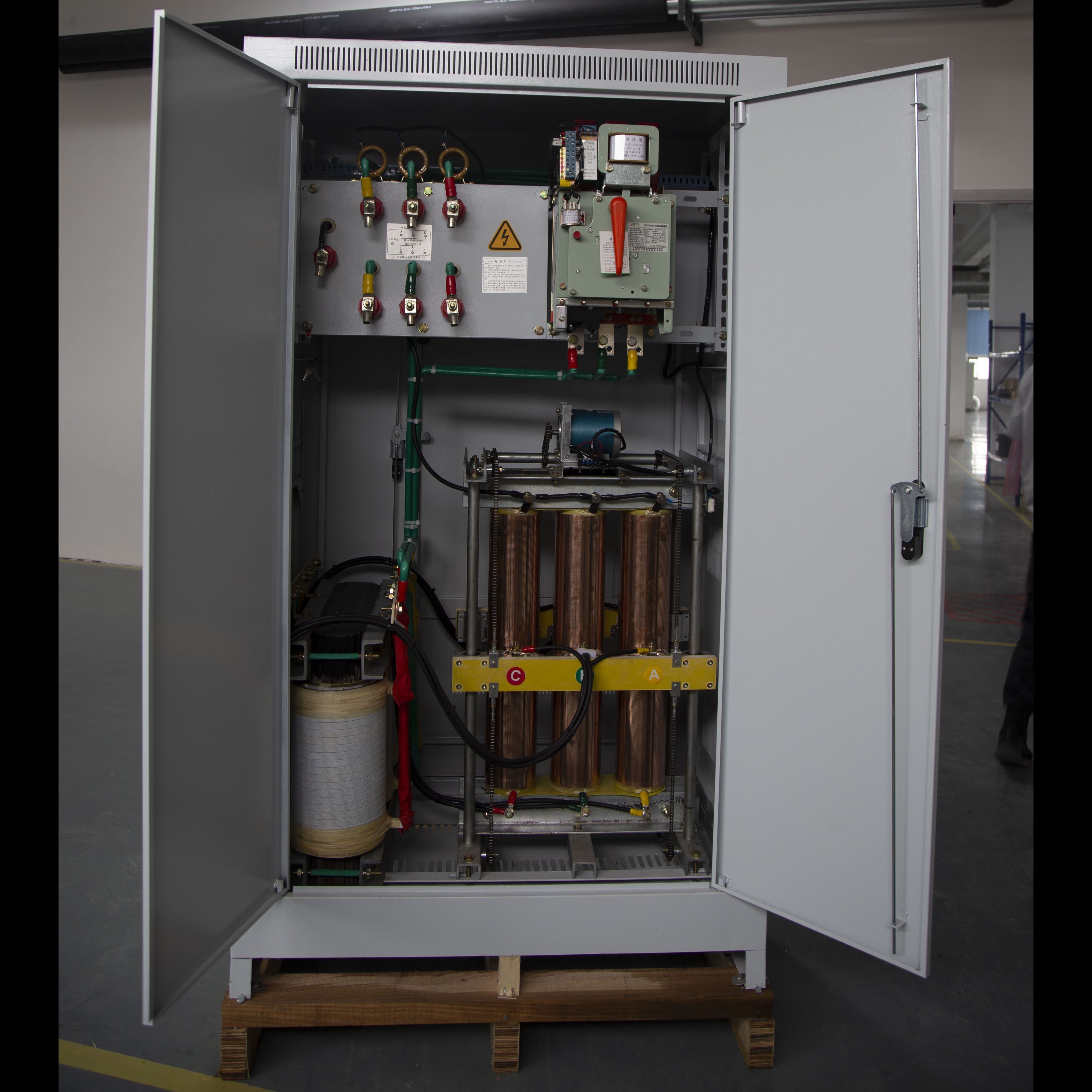 三相電壓轉換器